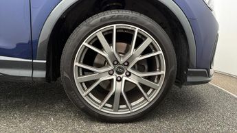 Audi Q3 TFSI E S LINE BLACK EDITION