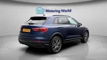 Audi Q3 TFSI E S LINE BLACK EDITION