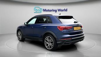 Audi Q3 TFSI E S LINE BLACK EDITION