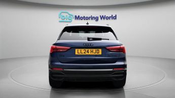 Audi Q3 TFSI E S LINE BLACK EDITION