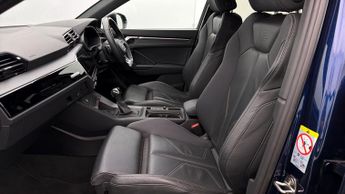 Audi Q3 TFSI E S LINE BLACK EDITION