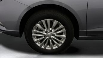 MG MG5 EXCLUSIVE