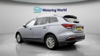 MG MG5 EXCLUSIVE