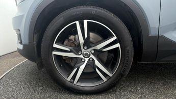 Volvo XC40 RECHARGE T4 R-DESIGN