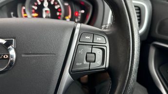 Volvo V40 T2 R-DESIGN NAV PLUS