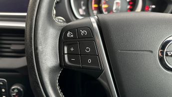 Volvo V40 T2 R-DESIGN NAV PLUS