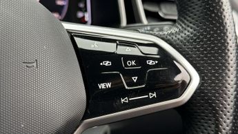 Volkswagen T-Roc R-LINE TSI DSG