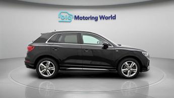 Audi Q3 TFSI E S LINE