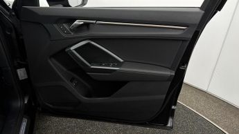 Audi Q3 TFSI E S LINE