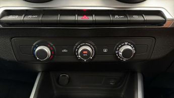 Audi Q2 TDI S LINE