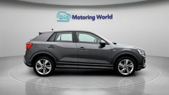 Audi Q2 TDI S LINE