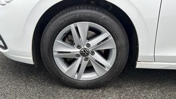 Volkswagen Golf LIFE ETSI DSG