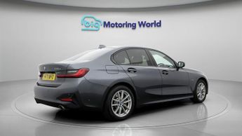 BMW 3 Series 330E SE PRO