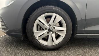 Volkswagen Golf LIFE TDI DSG
