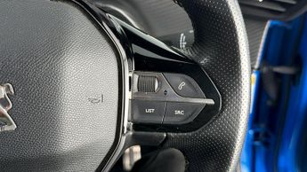 Peugeot E-2008 GT PREMIUM