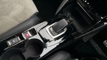 Peugeot E-2008 GT PREMIUM