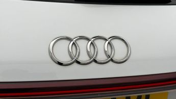 Audi Q4 e-tron S LINE