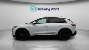 Audi Q4 e-tron S LINE