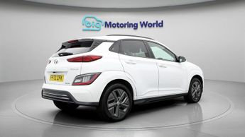 Hyundai KONA PREMIUM