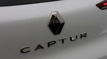 Renault Captur TECHNO E-TECH