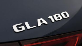Mercedes-Benz GLA GLA 180 AMG LINE PREMIUM PLUS