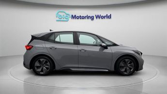 CUPRA Born V1