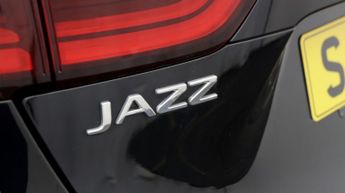 Honda Jazz I-MMD EX
