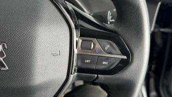 Peugeot E-2008 ALLURE PREMIUM