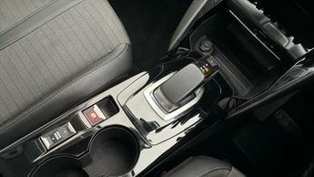 Peugeot E-2008 ALLURE PREMIUM