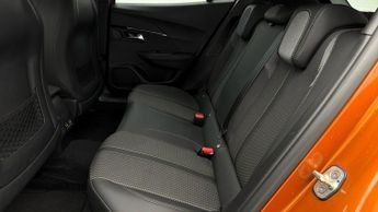 Peugeot E-2008 GT