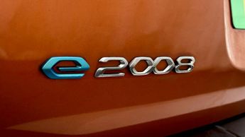 Peugeot E-2008 GT