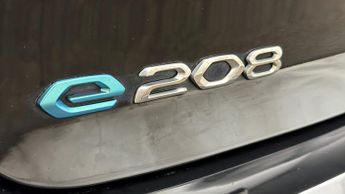 Peugeot E-208 GT PREMIUM