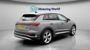 Audi Q4 e-tron S LINE
