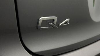 Audi Q4 e-tron S LINE