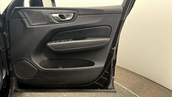 Volvo XC60 B5 PLUS AWD