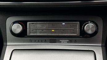 Hyundai KONA PREMIUM