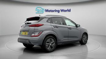 Hyundai KONA PREMIUM