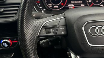 Audi Q5 TDI QUATTRO S LINE BLACK EDITION