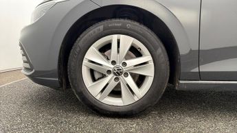 Volkswagen Golf LIFE ETSI DSG