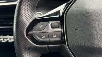 Peugeot E-2008 GT