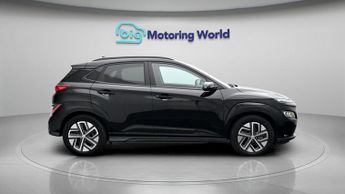 Hyundai KONA PREMIUM