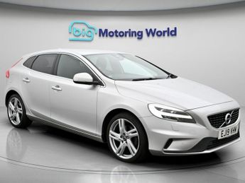 Volvo V40 T2 R-DESIGN EDITION