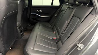 BMW 3 Series 330E M SPORT