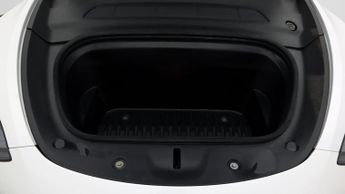 Tesla Model Y BASE