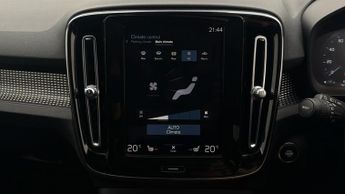 Volvo XC40 B4 R-DESIGN PRO