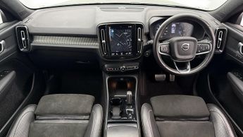 Volvo XC40 B4 R-DESIGN PRO