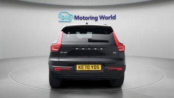 Volvo XC40 B4 R-DESIGN PRO