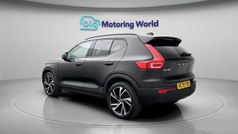 Volvo XC40 B4 R-DESIGN PRO