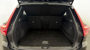 Volvo XC40 B4 R-DESIGN PRO