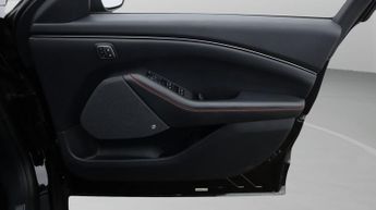 Ford Mustang Mach-E BASE